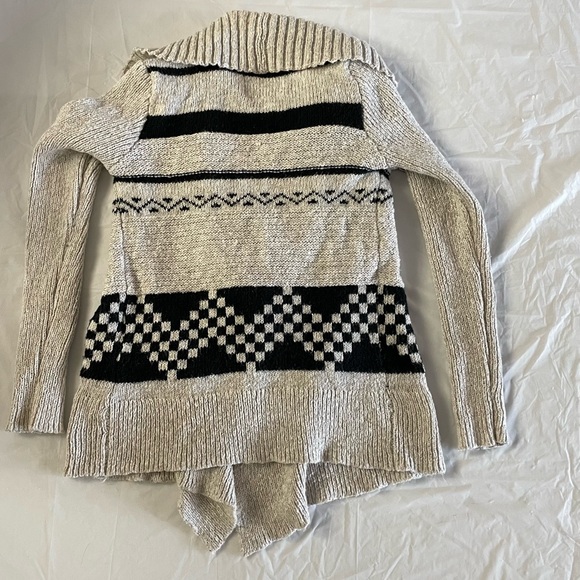 Abercrombie Kids Open Sweater - Picture 2 of 7